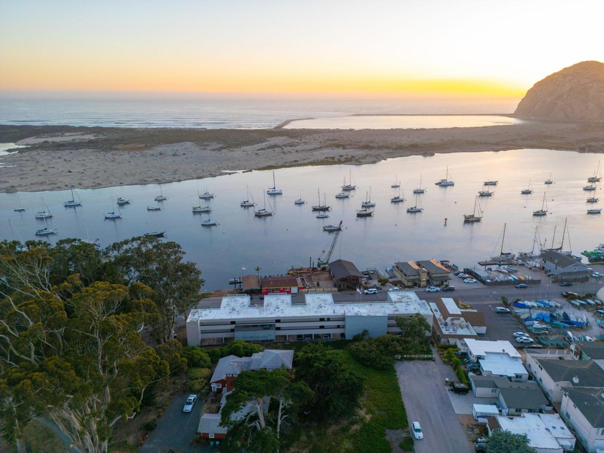456 Embarcadero Inn & Suites Morro Bay Exterior photo
